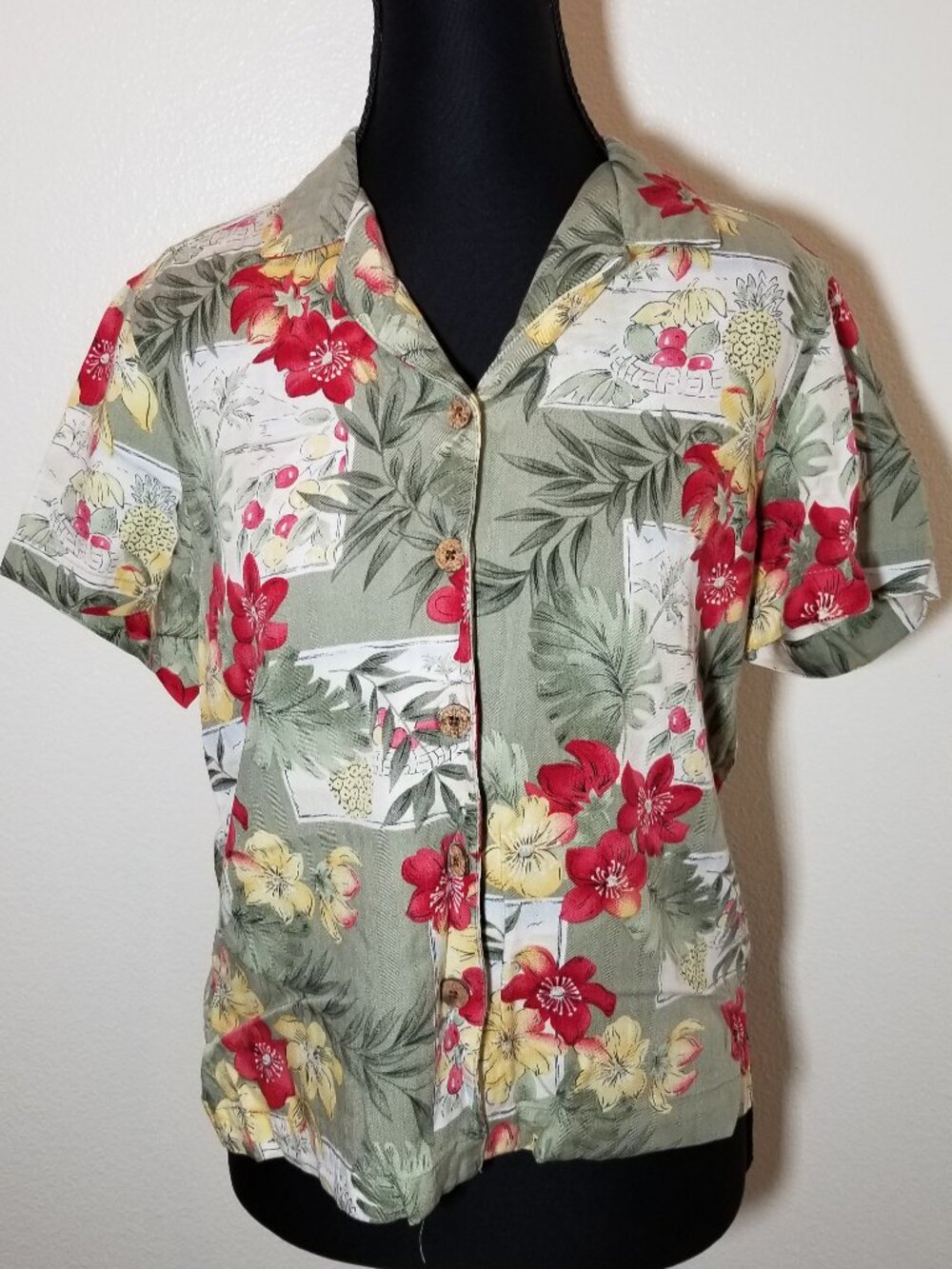 Caribbean Joe Womens Button Up Tropical Pineapple Aloha Island Beach Fruit New